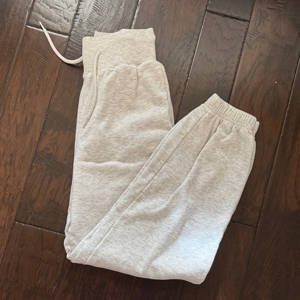 H&M Divided light grey sweatpants